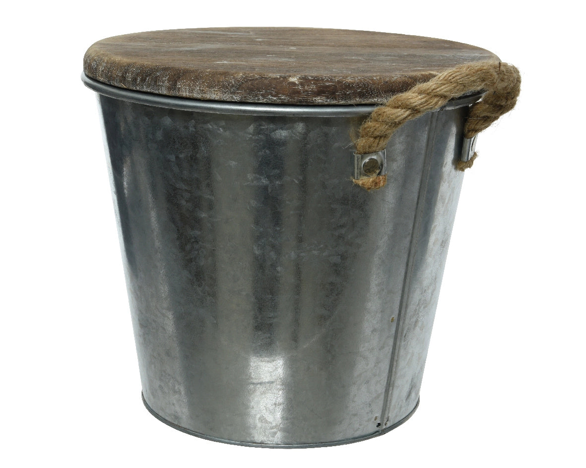 Secchio citronella durata 80 ore, diametro 24cm altezza 23cm Secchio citronella durata 80 ore, diametro 24cm altezza 23cm